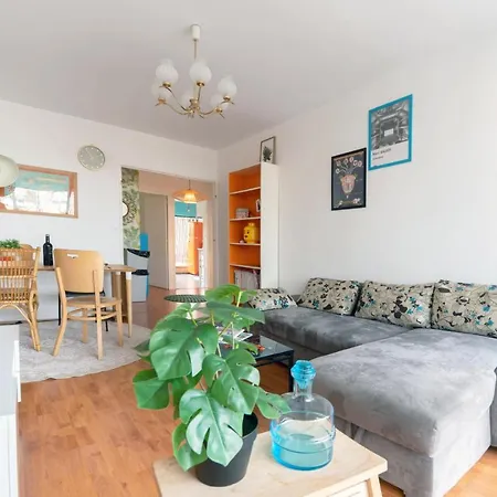 Apartment Waikiki-garage-terrasse-fibre-ensoleille-calme-a 10min Du Centre Ville-clermont-ferrand